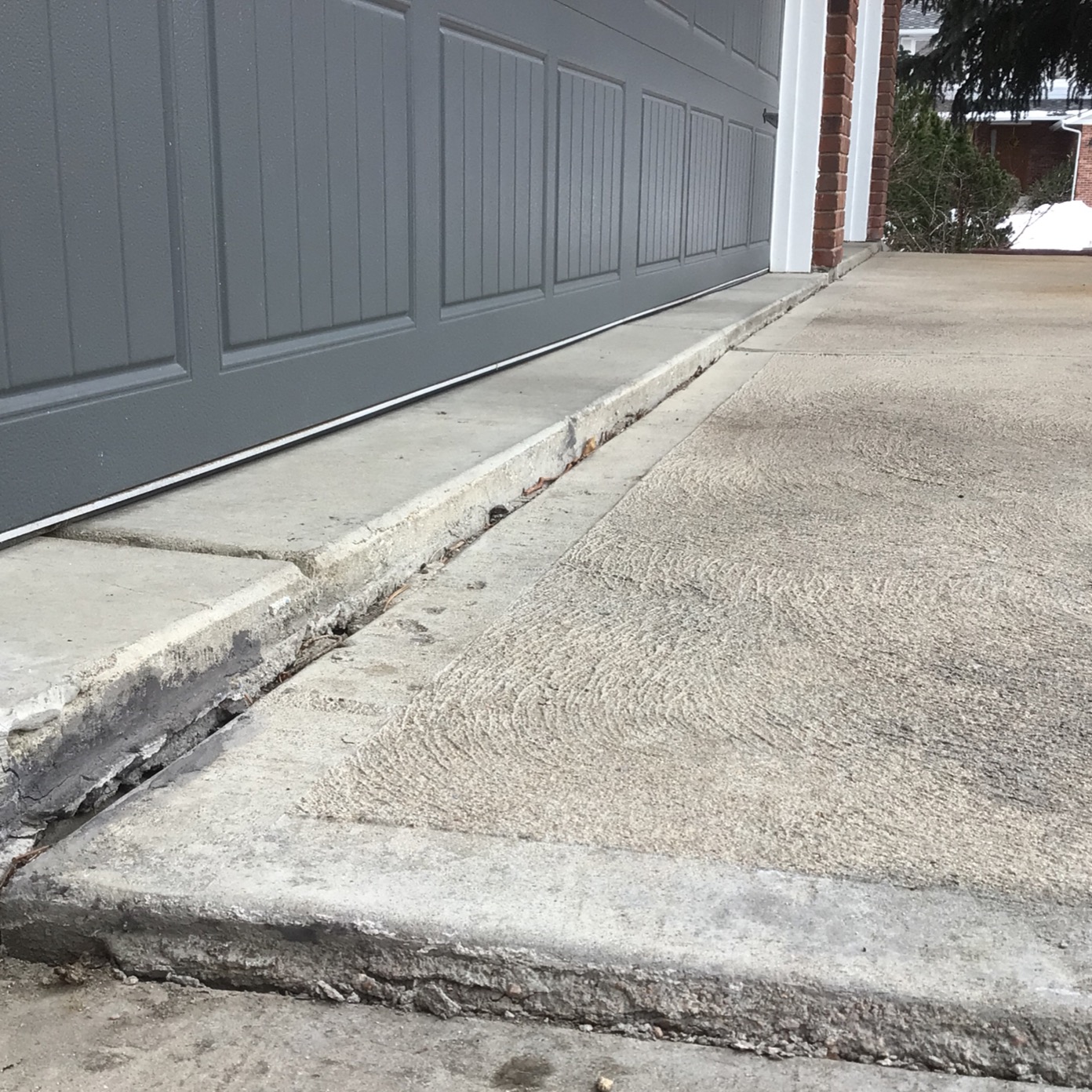 Signs you need driveway leveling