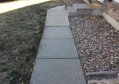 sinking sidewalk that needs sidewalk leveling